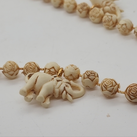 Retro Boho Resin Beaded Elephant and carved roses Necklace. - Picture 3 of 11
